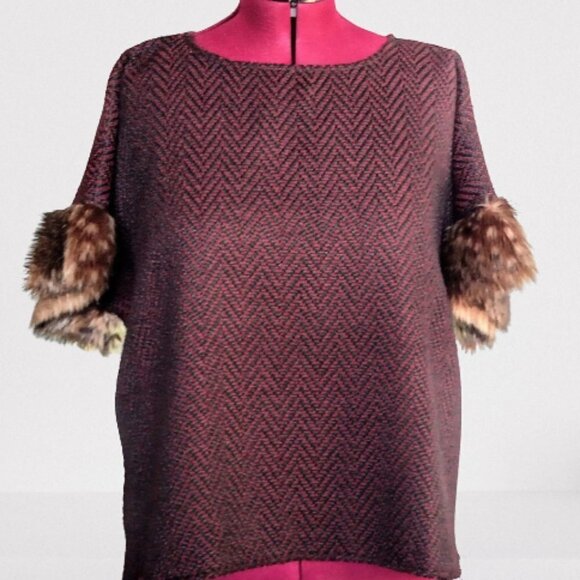 Tashon Black & Red Herringbone Poncho w/ Fur Trim - Picture 1 of 6